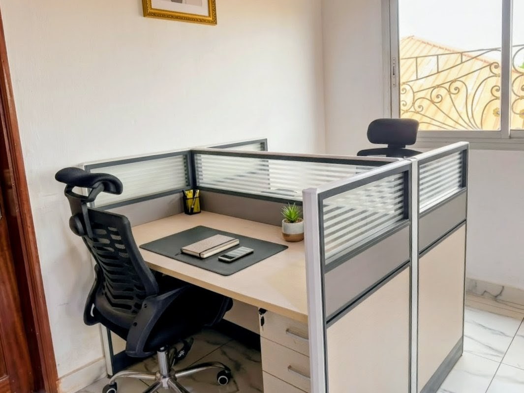 Shared Desk 2